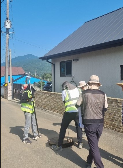 남해군이 남해읍과 이동면소재지에서 추진한 ‘지하시설물 전산화 사업’을 확대추진하며 ‘남해군의 스마트 도시화’를 앞당기고 있다.