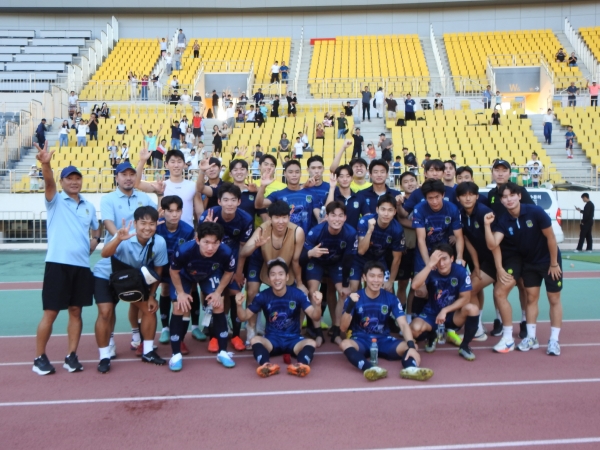 진주시민축구단이 지난 9일 진주종합경기장에서 열린 2023 K4리그 27R 부산 I’Park 퓨처스와의 홈경기에서 1대 0 승리를 거뒀다.