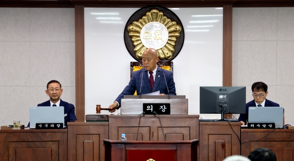 합천군의회(의장 조삼술)는 13일 ‘제275회 합천군의회 임시회 제2차 본회의’를 개의하고 10일간의 회기를 마무리했다.