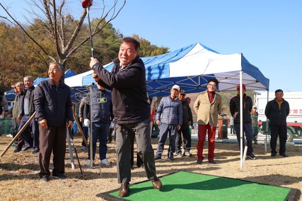 산청군은 지난 15일 오후 오부면 파크골프장 개장식을 가졌다고 16일 밝혔다.