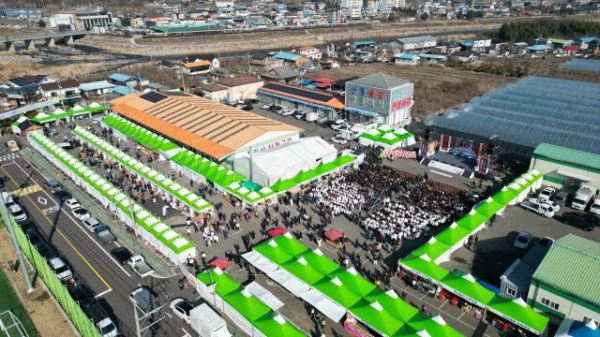 산청군은 ‘제17회 지리산산청곶감축제’가 전국 각지에서 8만7000명이 찾으며 성황리에 마무리했다고 밝혔다.