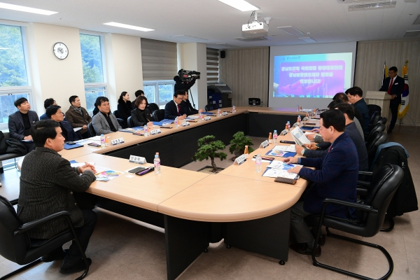 경남도의회 국민의힘 원내대표단(원내대표 진상락)은 17일 경남로봇랜드재단을 방문하는 현지의정활동을 실시하였다.