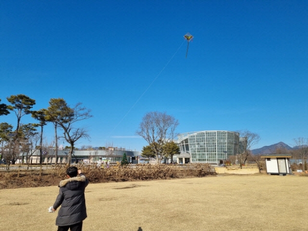 거창군은 내달 1~29일까지 한 달 동안 거창창포원에서 한국 전통놀이를 무료로 체험할 수 있는 행사를 개최한다.