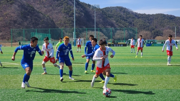 합천군(군수 김윤철)에서 열린 전국 고교축구 권위 대회 ‘2024 춘계 전국고등축구대회’가 지난 1일 충남 신평고의 우승으로 15일간의 열전을 마무리했다.