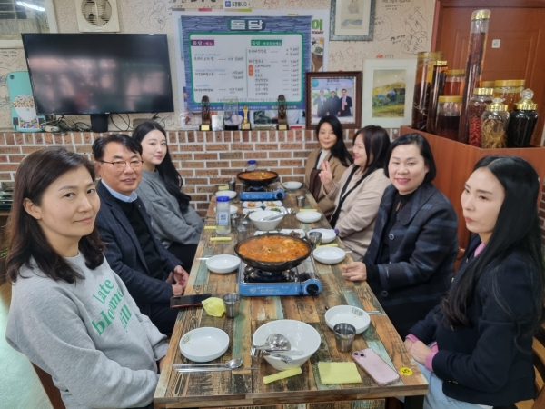산청교육지원청(교육장 김덕현)은 3월 한달동안 직원들을 대상으로 ‘기관장과 함께하는 청렴 소통·공감 업무 협의회를 실시한다.