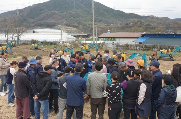 함양군이 귀농·귀촌인들의 농업 및 농촌 이해도 증진과 안정적인 영농 정착을 돕기 위한 귀농·귀촌 전문교육을 지난 11일부터 본격 시작했다.