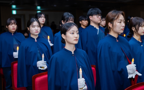 경상국립대학교(GNU·총장 권순기) 간호대학(학장 유미)은 26일 오전 간호대학 복합교육센터 1층 대강당에서 ‘2024년도 나이팅게일 선서식’을 개최했다.
