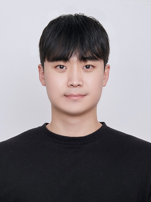 국방기술품질원(원장 허건영) 건설자산팀 강주홍 기술원과 그의 고교 동창인 해병대 조은규 중사(1사단 근무)는 불법 촬영하는 것으로 의심되는 남성을 추격 후 제압하는 선행을 실천했다. (사진=국방기술품질원 건설자산팀 강주홍 기술원)