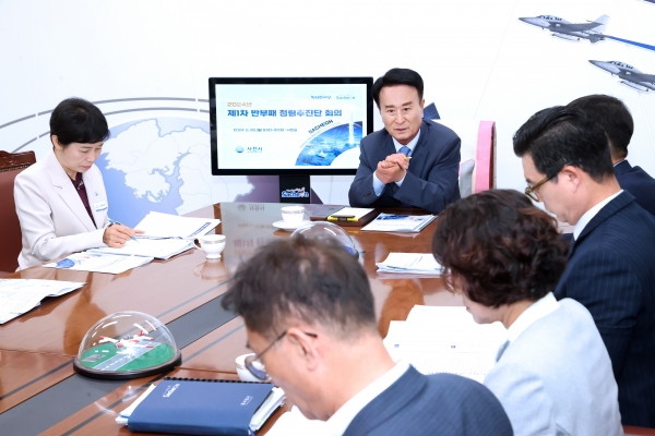 사천시는 20일 시장실에서 투명하고 신뢰받는 청렴도시 사천 구현을 위한 ‘제1차 반부패 청렴추진단 회의’를 개최했다고 밝혔다.