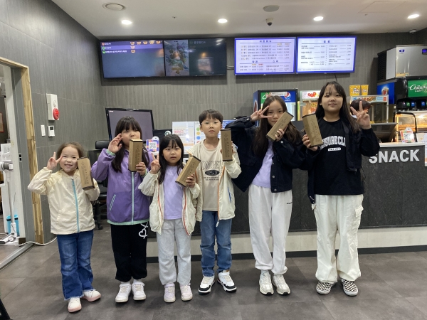 합천군의 작은영화관 합천시네마가 재개관 1주년을 맞아 4만 번째 관람객 축하 이벤트를 진행할 것이라고 20일 밝혔다.