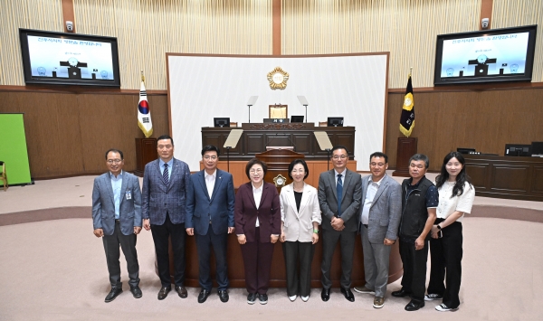 진주폴리텍대학(학장 하정미)은 지난 4일 오후 진주시의회 의장실에서 ‘2024 한국폴리텍대학 진주캠퍼스 공식 홍보대사 상반기 간담회’를 진행했다.