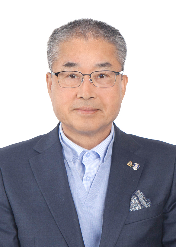 거창군체육회장 보궐선거에서 유인환 후보가 당선됐다.