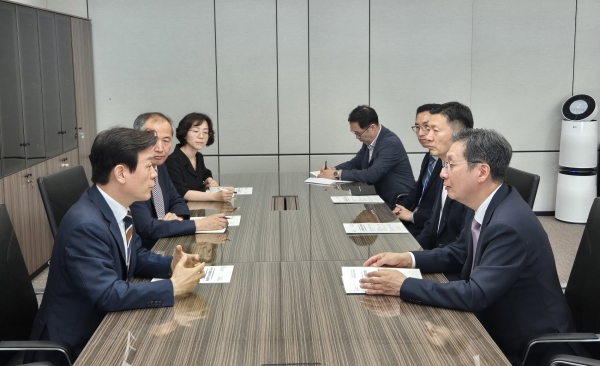 조규일 진주시장은 17일 우주항공청을 방문해 윤영빈 우주항공청장, 노경원 우주항공청 차장 등과 면담을 가졌다.