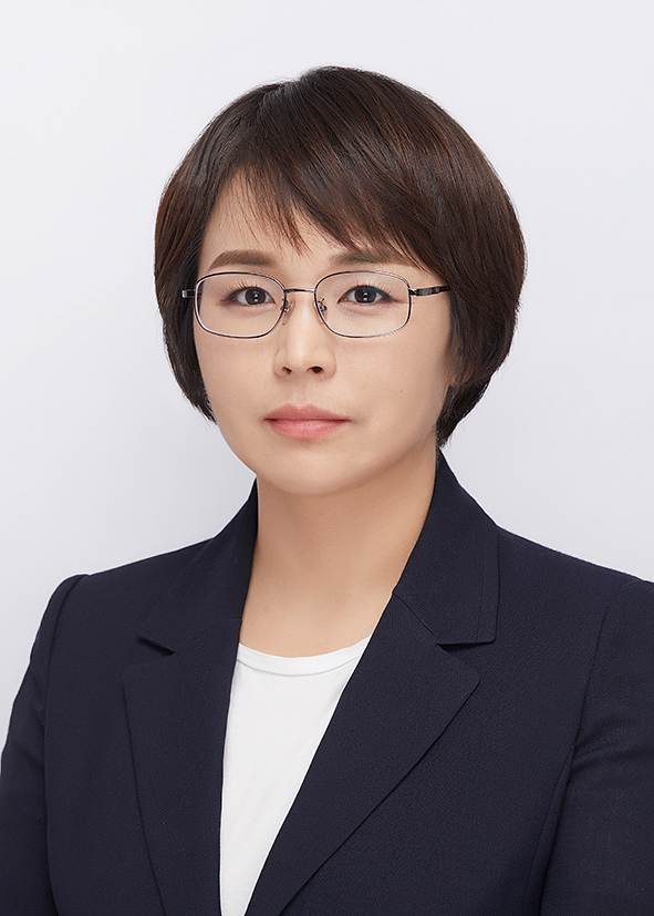 한상현 경남도의원(더불어민주당, 비례대표)이 '경상남도 주차장 태양광 설치운영 등에 관한 조례안'을 추진하고 있다.