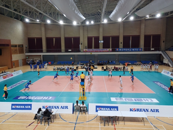 고성군(군수 이상근)은 오는 10~18일 고성군국민체육센터 및 실내체육관에서 ‘2024 대한항공배 전국대학배구 고성대회’를 개최한다.