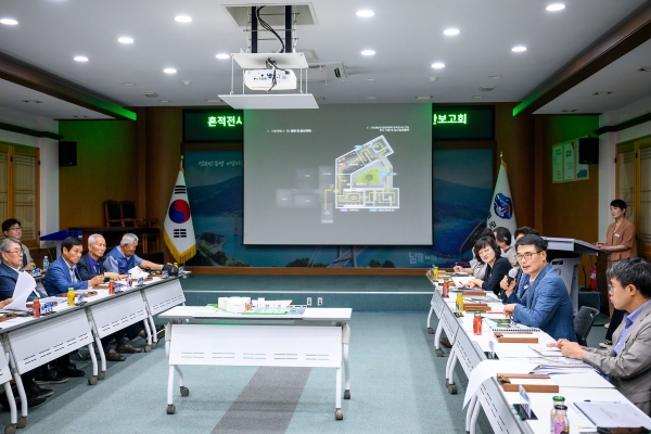 남해군은 지난 23일 군청 대회의실에서 ‘6·25&월남전 참전유공자 흔적전시관’ 건립 설계 용역 최종보고 및 전시설계 중간보고회를 개최했다.