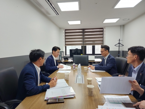 경상남도는 기획재정부 예산안 2차 심의 기간에 맞춰 기획재정부를 방문해 역점사업에 대한 국비 지원을 건의했다.