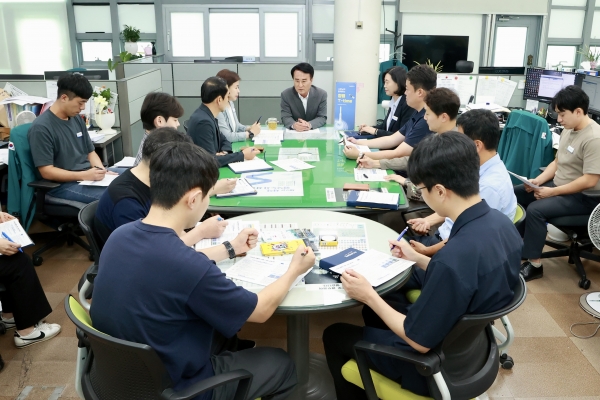 사천시는 26일 박동식 시장의 주재로 인허가 등 13개 부서를 순회 교육하는 청렴 T(Talking&Training)-time을 운영했다고 밝혔다.