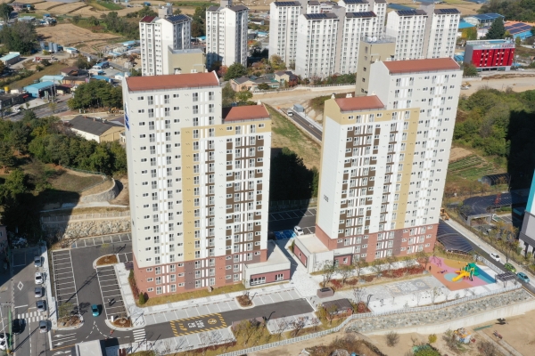 함양군은 행복주택 공가세대에 대한 입주자 및 예비입주자를 모집한다고 5일 밝혔다.