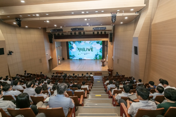 한국남동발전(주)(사장 김회천)은 26일 경남 진주 본사 대강당에서 전사 임직원들을 대상으로 청렴라이브(Live) 행사를 개최했다고 27일 밝혔다.