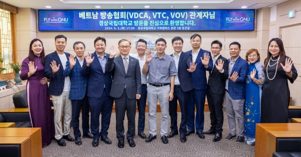 베트남 방송협회 관계자와 약 350만 팔로워를 보유한 인플루언서 등 21명이 지난 3일 경상국립대를 방문했다.