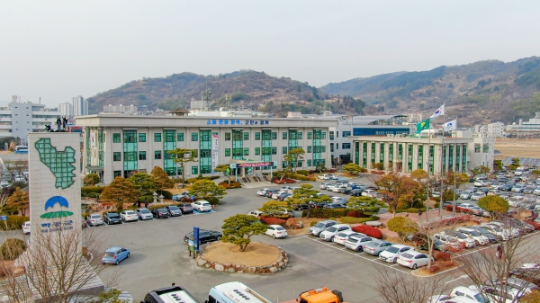 하동군이 지난 9월 1일부터 시작한 모바일 하동사랑상품권 할인행사가 4시간 만에 10억 원어치가 매진됐다.