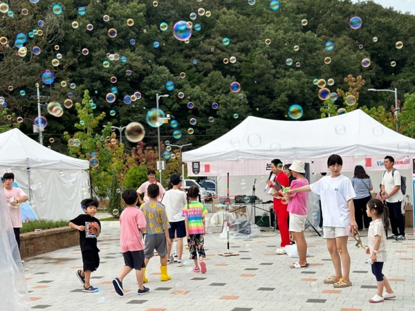 함안군은 2024년 청년의 날을 맞아 오는 14일, 21일~22, 28일 함안청년센터와 함안박물관 야외공연장에서 청년의 날 기념 ‘소도(SODO) 프로젝트’를 진행한다고 10일 밝혔다.