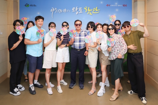 함안군은 9월에도 폭염이 기승을 부리며 늦더위가 이어지고 있는 가운데 매주 금요일 복장을 간소화하는 ‘시원하(夏) 데이(Day)’를 시행하며 호응을 얻고 있다.
