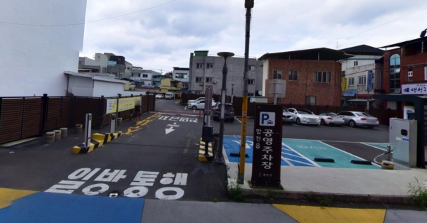 합천군(군수 김윤철)은 유료로 운영 중인 공영주차장의 무료주차 시간을 2시간으로 확대한다고 밝혔다.