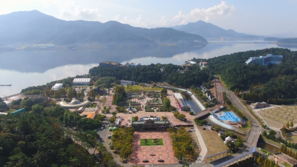 2024 경남고성공룡세계엑스포(이하 공룡엑스포)가 10월 2일 고성군 당항포관광지에서 화려한 개막을 알렸다.