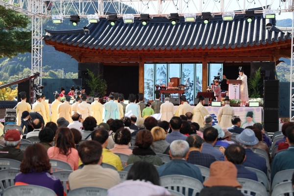 산청군은 오는 18~19일 시천면 소재 한국선비문화연구원에서 ‘제48회 남명선비문화축제’를 개최한다고 11일 밝혔다.
