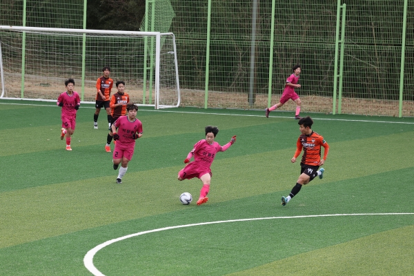 산청군은 오는 8일부터 10일까지 생초체육공원 축구장 일원에서 ‘제9회 산청군수배 전국 유소년 축구대회’를 개최한다고 5일 밝혔다.