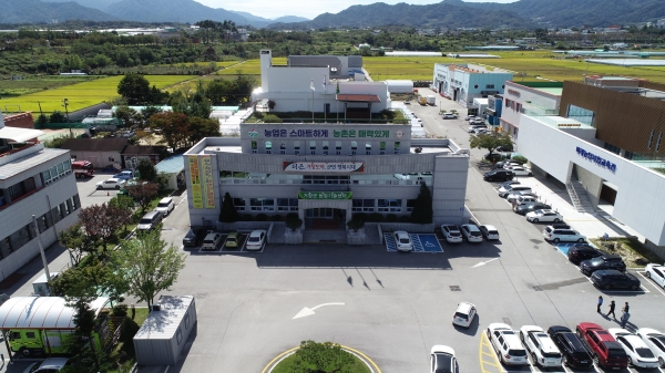 거창군은 청년농업인의 창의적인 창농아이디어를 지원하여 경쟁력 있는 농업경영체로 육성하기 위한 ‘2025년 청년 창업농 맞춤형 지원사업’ 대상자를 내년 1월 8일까지 모집한다고 밝혔다.