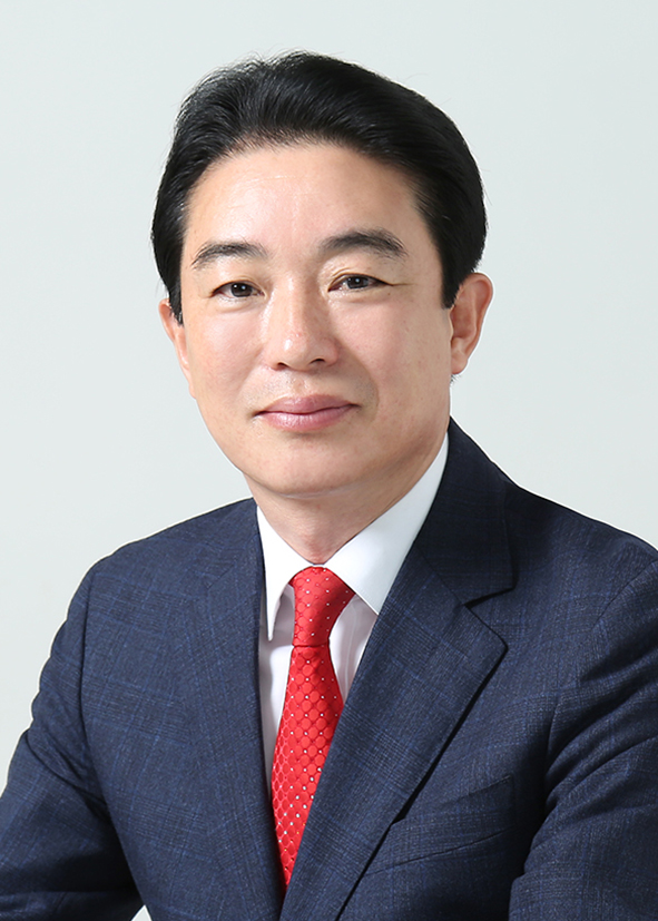 경상남도의회(의장 최학범)는 국민권익위원회가 실시한 2024년 '지방의회 청렴도 평가'에서 전국 17개 광역의회 중 가장 높은 점수로 종합청렴도 1등급을 달성했다. (사진=경남도의회 최학범 의장)
