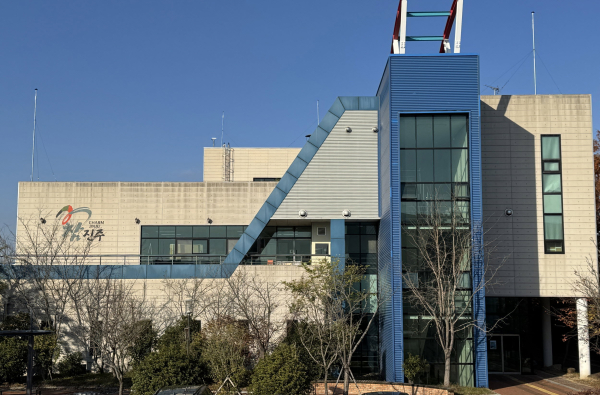 진주시 시설관리공단은 ‘진주 하수슬러지처리시설’을 진주시로부터 성공적으로 인수하여 1월 1일부터 본격 관리‧운영에 들어갔다.
