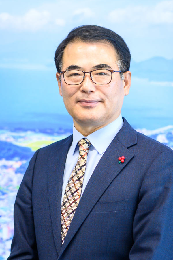장충남 남해군수