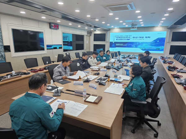사천시는 지난 4일 ‘2025년 지역안전지수 향상 대응 회의’를 개최하고, 교통사고·범죄·화재·생활안전·자살·감염병 등 6개 분야의 주요 안전지수 향상을 위한 대응 계획을 논의했다.