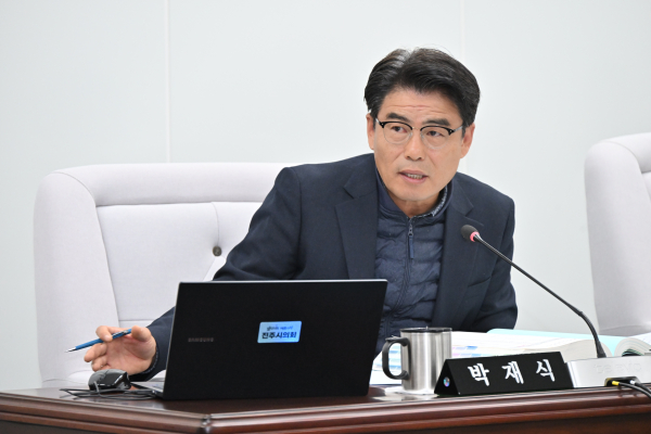박재식 진주시의원이 ‘진주시 디지털 성범죄 예방 및 피해자 지원 조례안’을 대표 발의했다.