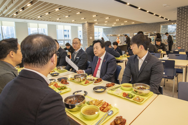 강기윤 한국남동발전 사장이 직원들과 벽을 허물고, 더욱 가까이 다가가기 위한 소통 경영을 활발히 이어가고 있다.
