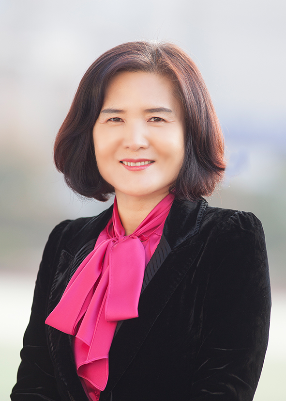 산청교육지원청(교육장 노명옥)은 3월 4일 오전 10시 대회의실에서 전 직원이 참석한 가운데 제35대 교육장 취임식을 가진다고 밝혔다.