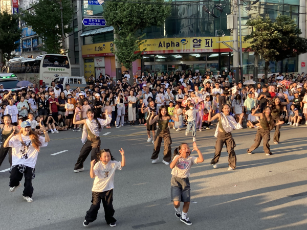 통영시(시장 천영기)는 시민과 관광객에게 다채로운 문화예술 공연을 제공하기 위해 ‘2025 유네스코 음악 창의도시 버스킹’참여자를 모집한다고 13일 밝혔다.