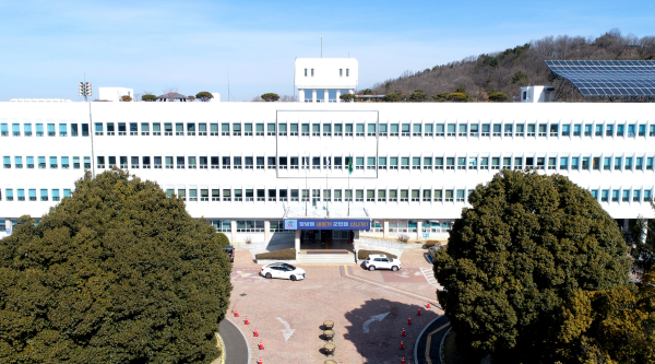 창녕군(군수 성낙인)은 오는 3월 28일부터 30일까지 3일간 개최 예정이었던 ‘제30회 부곡온천축제’를 산청군 대형 산불로 인한 희생자를 애도하는 뜻에서 연기하기로 결정했다.