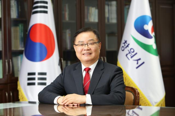 공직선거법 위반 혐의로 재판을 받아온 홍남표 경남 창원시장이 3일 대법원에서 당선무효형을 확정받아 시장직을 상실했다.