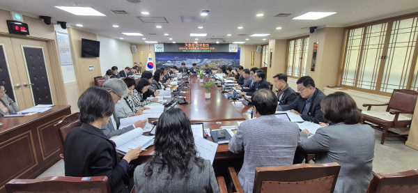 거창군은 3월 말 기준 24건의 공모사업에 선정되어 총 사업비 380억 원을 확보하며 2025년 공모사업 확보 목표액 1,000억 원 중 38%를 달성하는 성과를 거두었다.