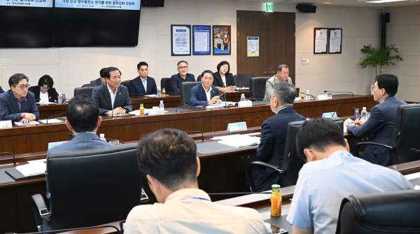 거창군은 18일 부산광역시에 위치한 한국남부발전㈜ 본사를 방문해 양수발전소 유치와 관련한 협력 강화 방안을 논의하고 관계자들을 격려했다고 밝혔다.